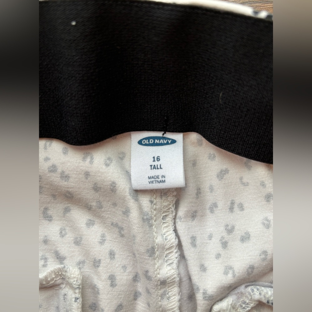 Old Navy Black and Cream Ankle Pull On Pants - Picture 3 of 5